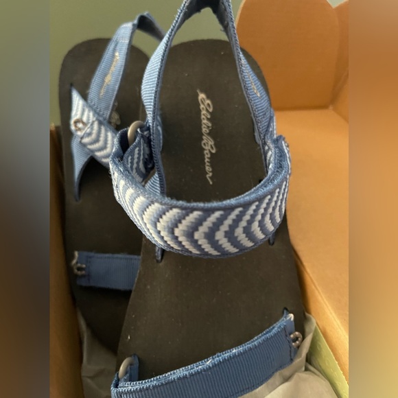 Eddie Bauer Daylight sandals. Orig 90 current sell 75 on site, Worn inside once - Picture 2 of 7